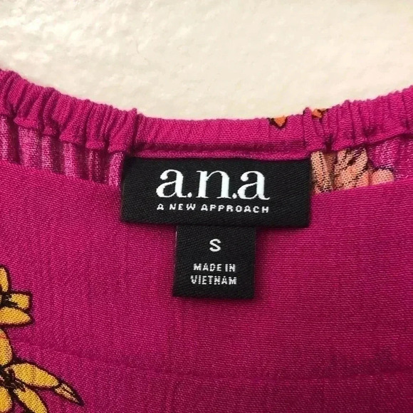 Fuschia Pink Flirty Floral Top by A.N.A. Size S - Picture 3 of 6